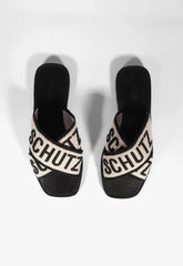 SANDÁLIA RASTEIRA DE X LOGO SCHUTZ PRETA S 20889 0116 0001 SCHUTZ