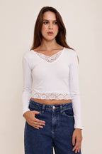 Blusa cropped manga longa Revanche BLFEM00200, frente com detalhes