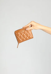 CARTEIRA PEQUENA 944 MATELASSÊ MARROM S 46058 0160 0025 SCHUTZ