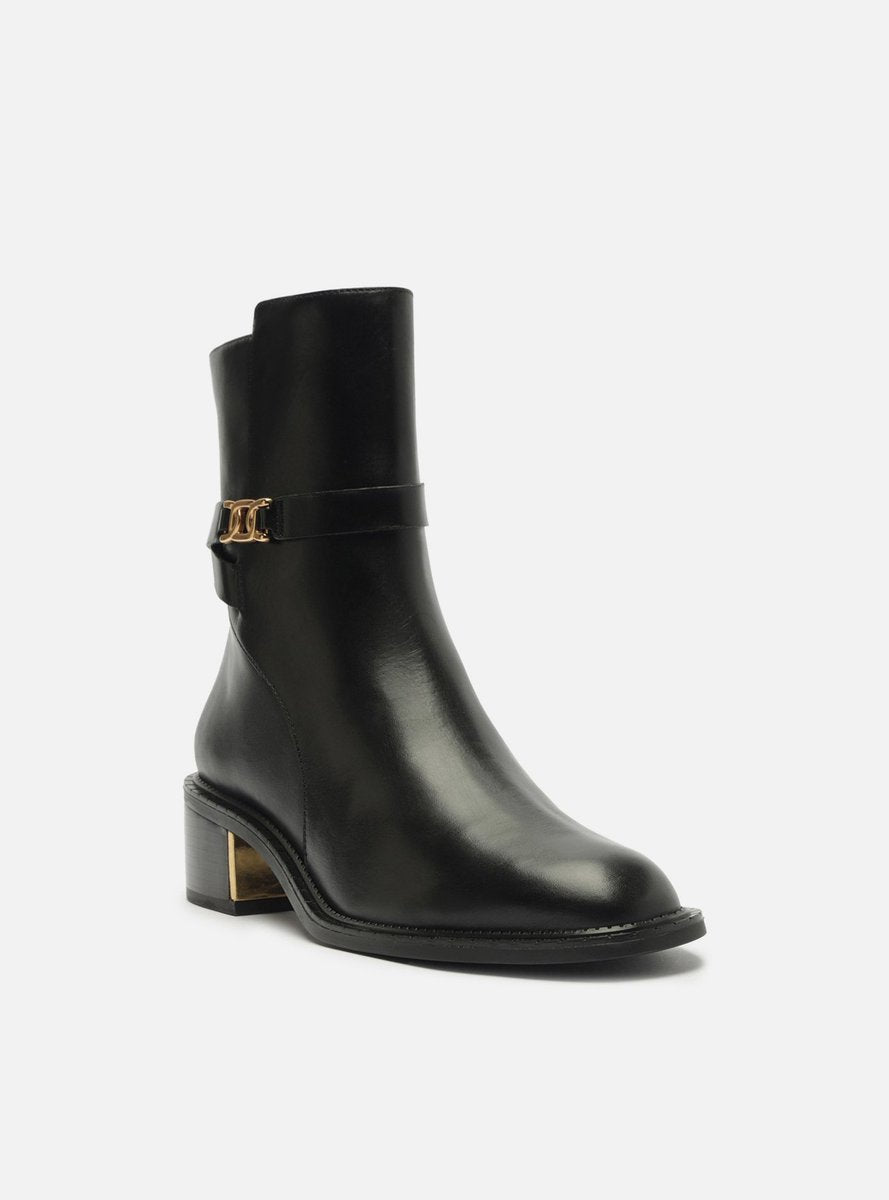BOTA PRETA COURO CANO CURTO TIRA METAL  A 13734 0003 0001 AREZZO Imagem secundária do produto