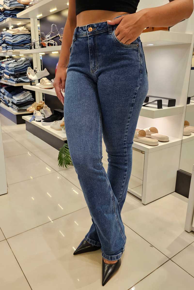 Calça Feminina REVANCHE ref. JEANS FLARE - VintedoisK