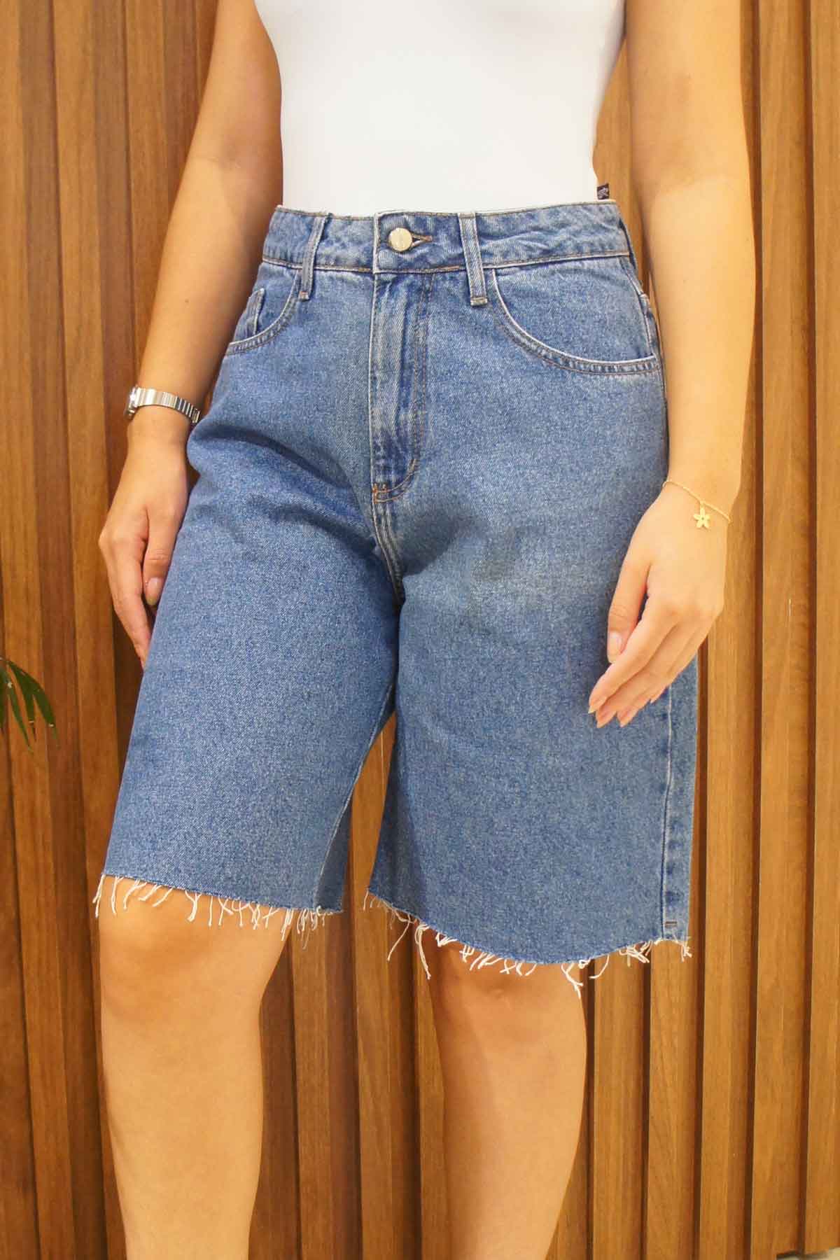 Bermuda jeans Jorts 7614 Alcance frente feminino, azul clássico Imagem principal do produto
