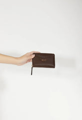 CARTEIRA BETSY COURO MARROM S 46044 0009 0013 SCHUTZ