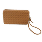 Detalhe fecho e textura clutch marrom Brizza