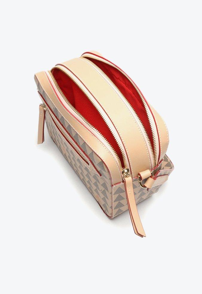 Bolsa Feminina SCHUTZ ref. BOLSA TIRACOLO - VintedoisK
