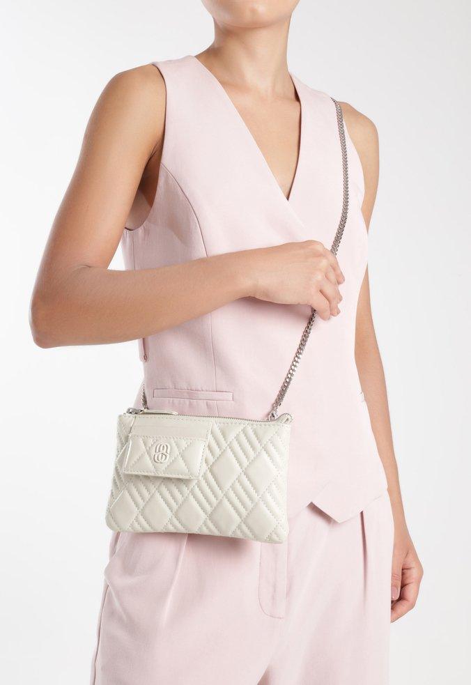 Bolsa Feminina SCHUTZ ref. BOLSA TIRACOLO - VintedoisK