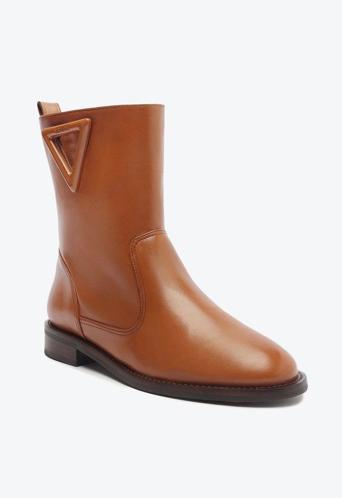 BOTA MARROM CANO CURTO TRIANGLE S 22057 0003 0002 SCHUTZ - Vintedoisk