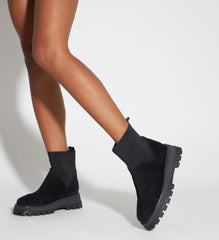 BOTA TRATORADA SUEDE PRETA S 21452 0001 0003 SCHUTZ - Vintedoisk