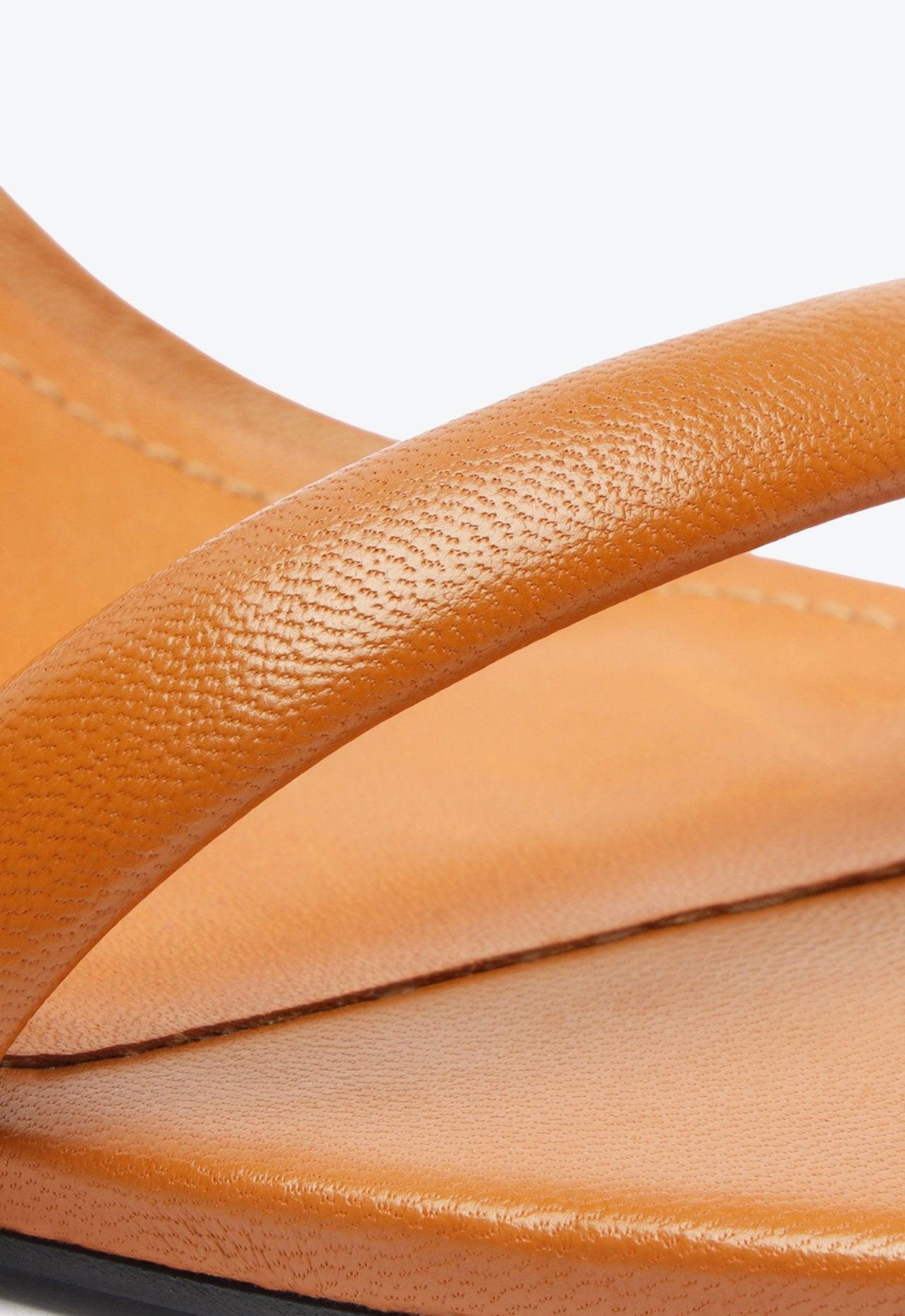 SANDALIA SALTO BICO FINO MARROM S 21039 0075 0012 SCHUTZ - Vintedoisk