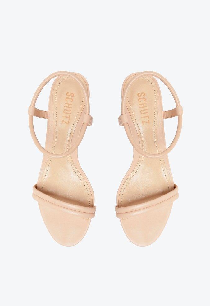 SANDÁLIA SALTO BLOCO BAIXO COURO BEGE S 20001 0335 0042 SCHUTZ - Vintedoisk
