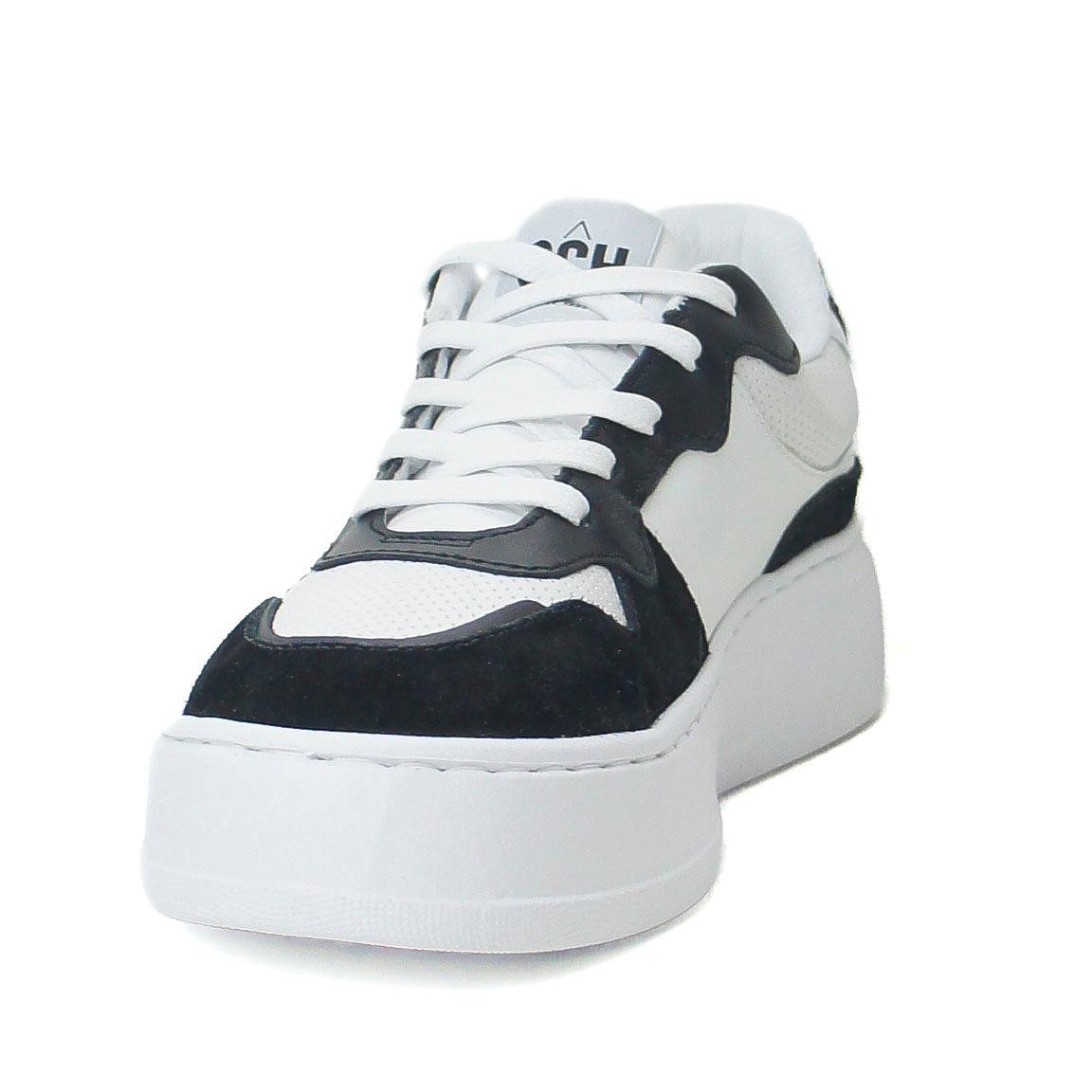 TÊNIS BRANCO E PRETO FURINHOS S 21445 0001 0028 SCHUTZ - Vintedoisk