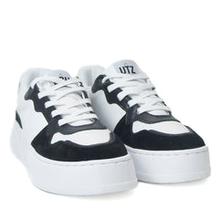 TÊNIS BRANCO E PRETO FURINHOS S 21445 0001 0028 SCHUTZ - Vintedoisk