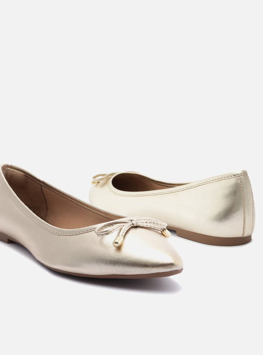Rasteira Feminina Arezzo ref. SAPATILHA BICO - VintedoisK