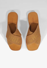 SANDÁLIA RASTEIRA DE X SCHUTZ LOGO MARROM S 20889 0004 0093 SCHUTZ