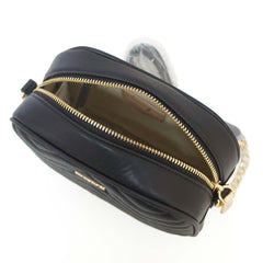 BOLSA CROSSBODY MÉDIA PRETA MATELASSÊ ZIG ZAG C 50036 0003 0001 ANACAPRI