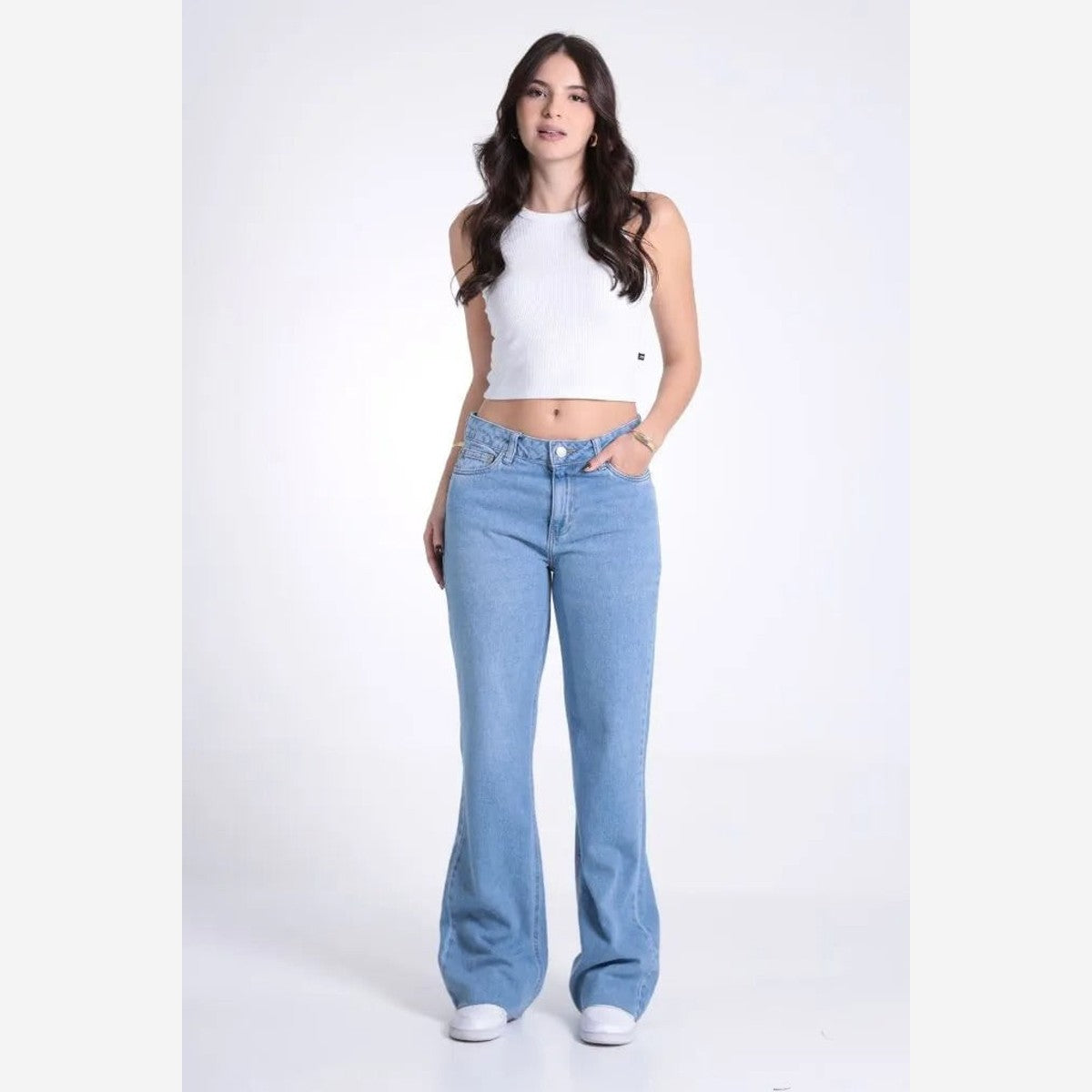 CALÇA JEANS RETA CLARA BARRA FIO CAFEM00521 REVANCHE Imagem principal do produto