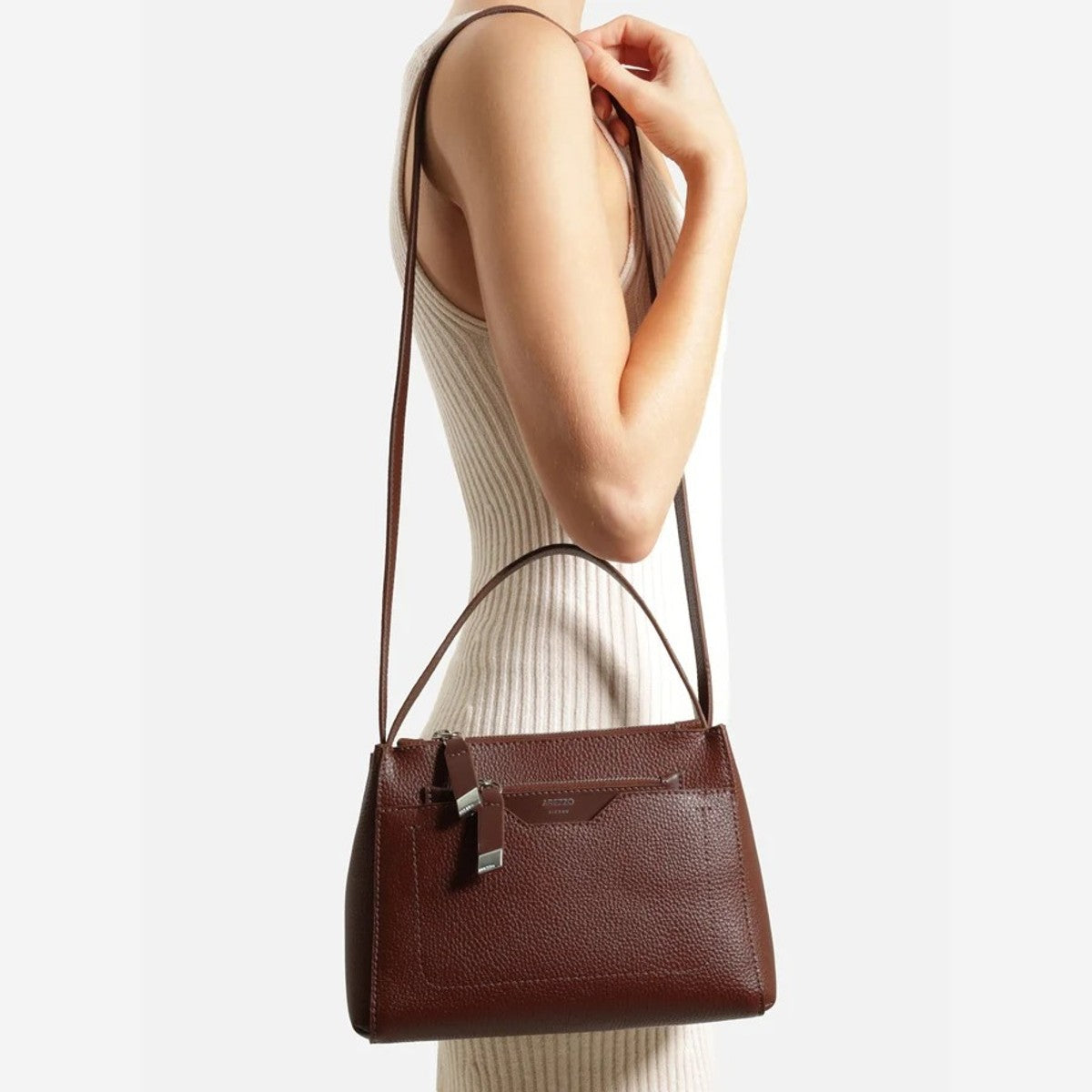 BOLSA TOTE MARROM MÉDIA METAIS A 58100 0498 0064 AREZZO