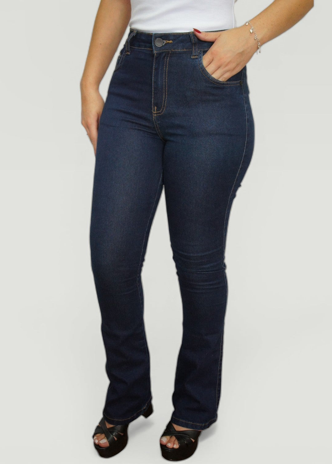 Calça Feminina REVANCHE ref. JEANS FLARE - VintedoisK Imagem principal do produto