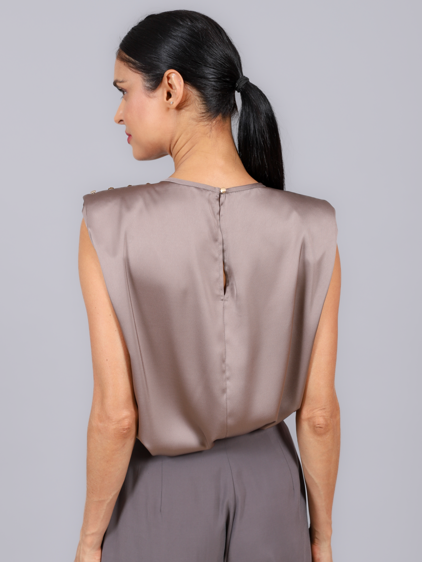 Look completo com blusa Gloss cetim rosa Skenn