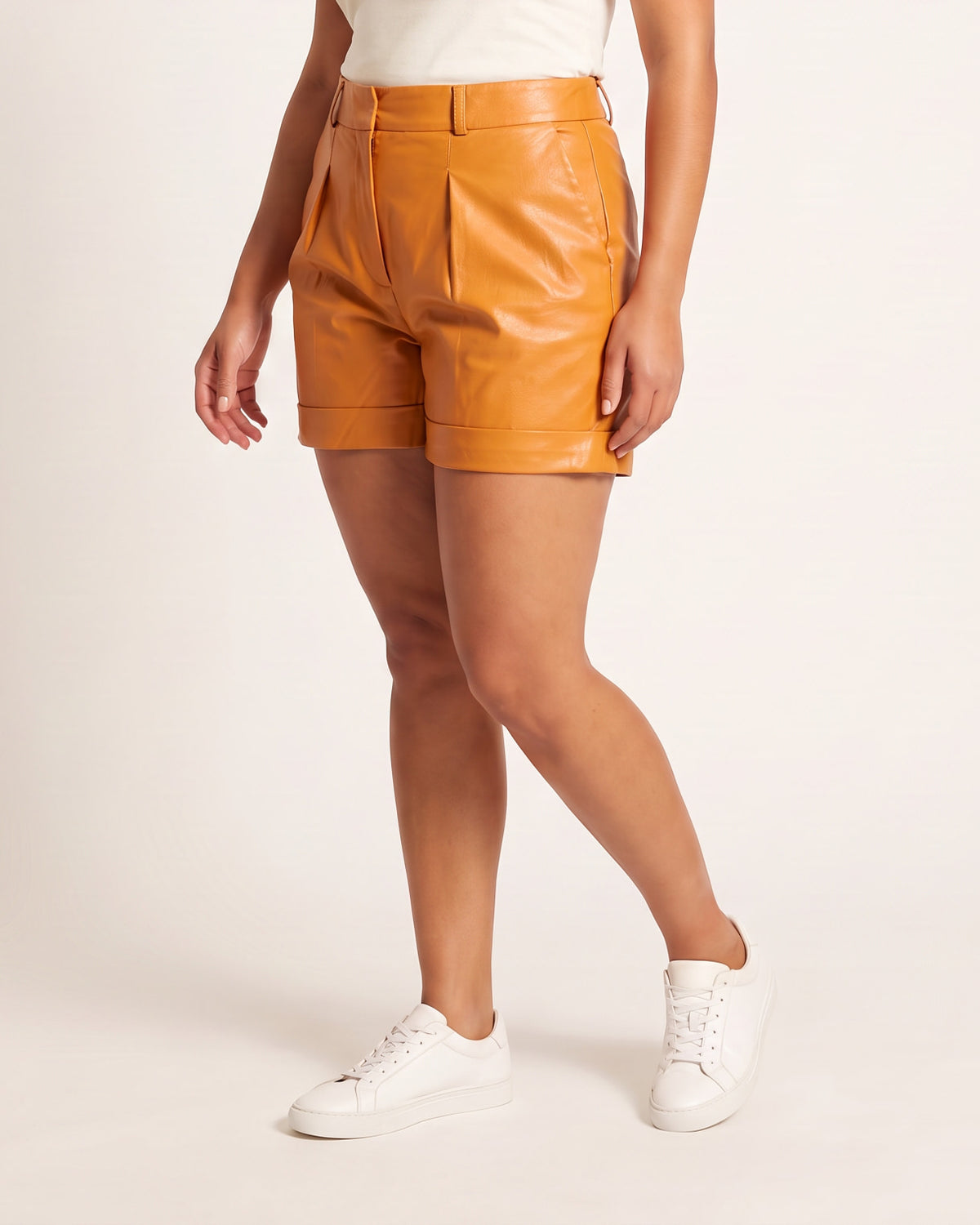 SHORTS COURO ALFAIATARIA 353403 SKENN