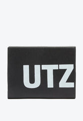 PORTA PASSAPORTE SCHUTZ LOGO PRETO U  S 46058 0141 0012 SCHUTZ