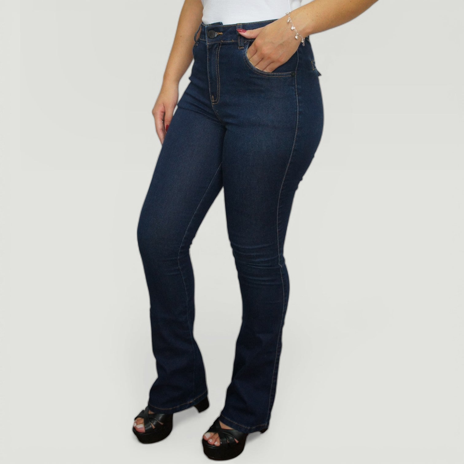 Calça Feminina REVANCHE ref. JEANS FLARE - VintedoisK