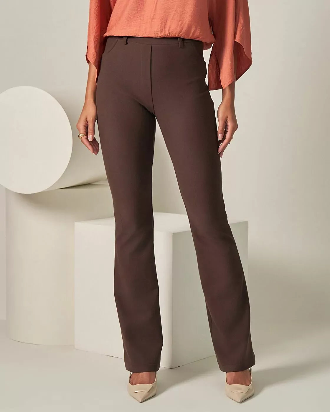Calça Feminina COQUETA ref. FLARE ALFAIATARIA - VintedoisK Imagem principal do produto