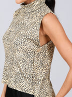 Blusa canelada onça Skenn feminina, look completo em modelo