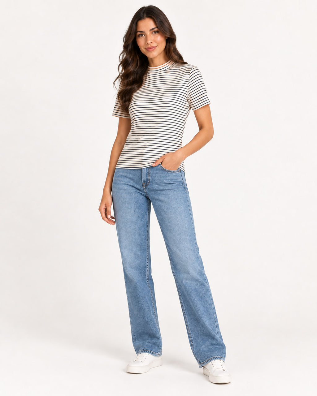 Off-white/preto | Blusa Listrada com Gola Coqueta — lado
