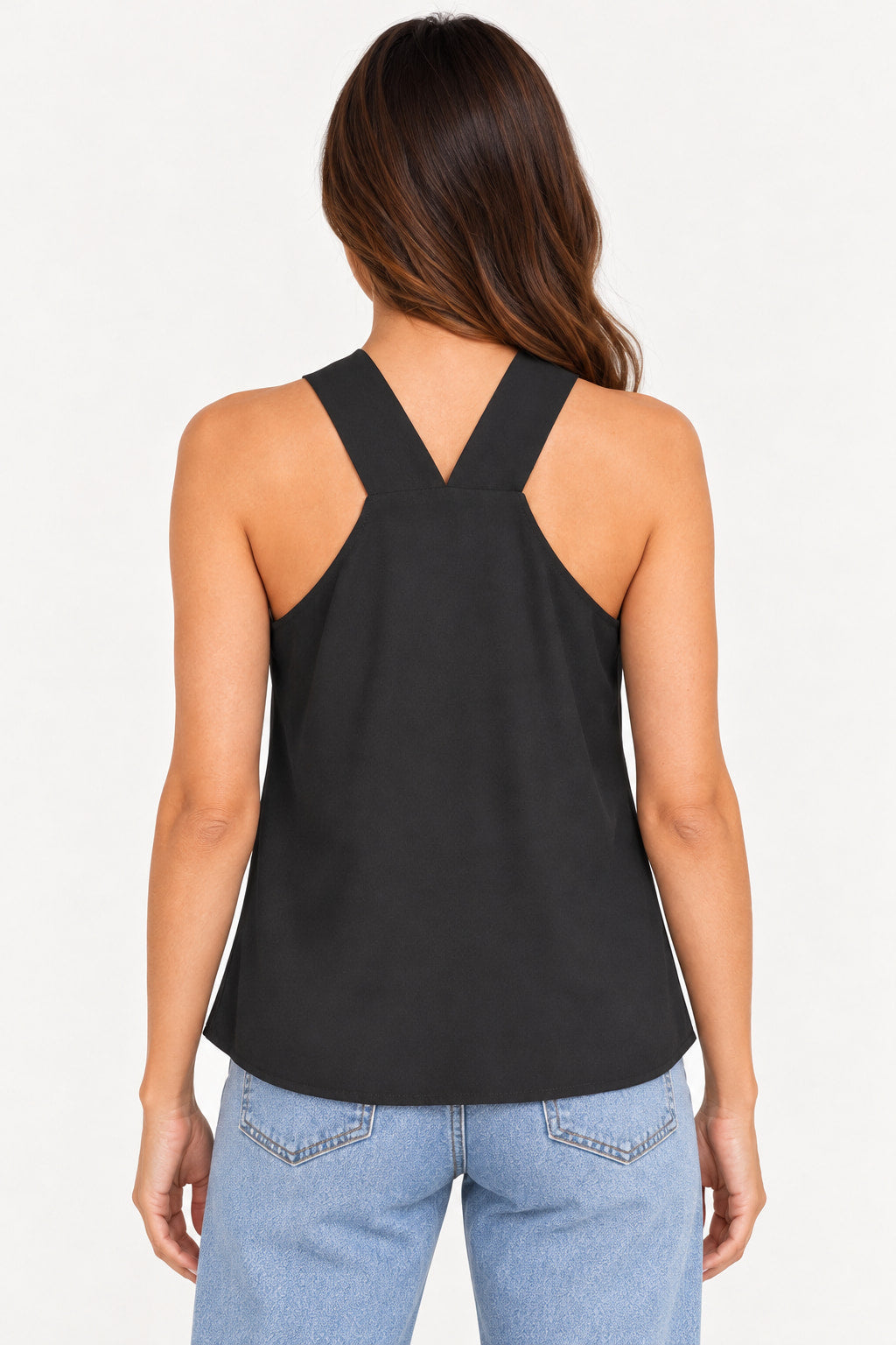 Preto | Blusa regata Clamarroca preta vista de costas, com recorte em V na parte de trás dos ombros