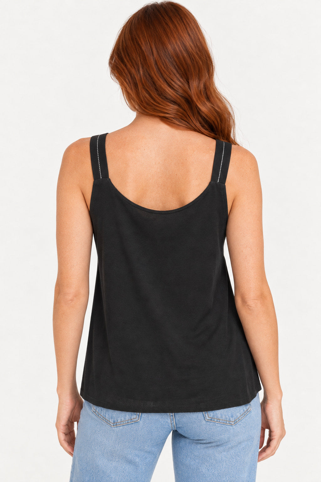 Preto | Blusa regata Amicia Visco Pesponto preta vista de costas, com pesponto branco nas alças e decote arredondado