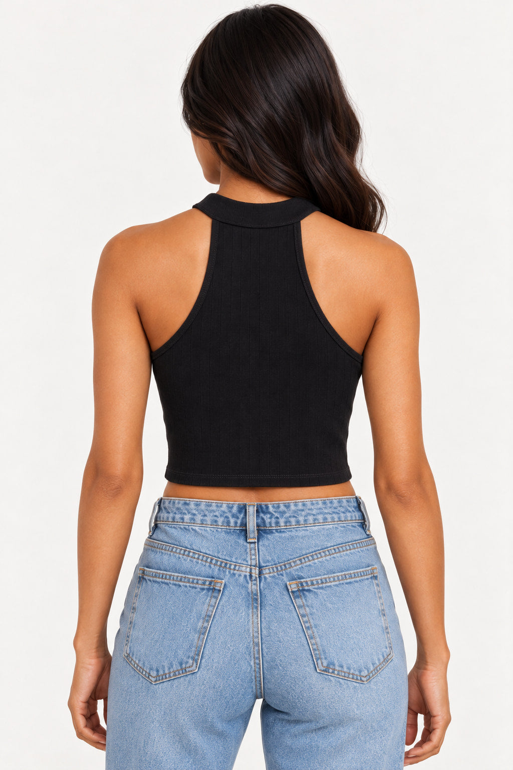 Preto | Blusa top gola alta Groovy preta, costas, vista de trás com recorte em alça alta e calça jeans