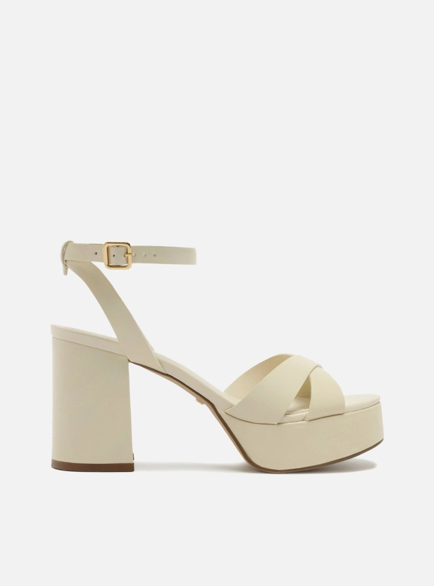 Sandália Feminina Arezzo ref. SANDALIA BEGE - VintedoisK Imagem principal do produto