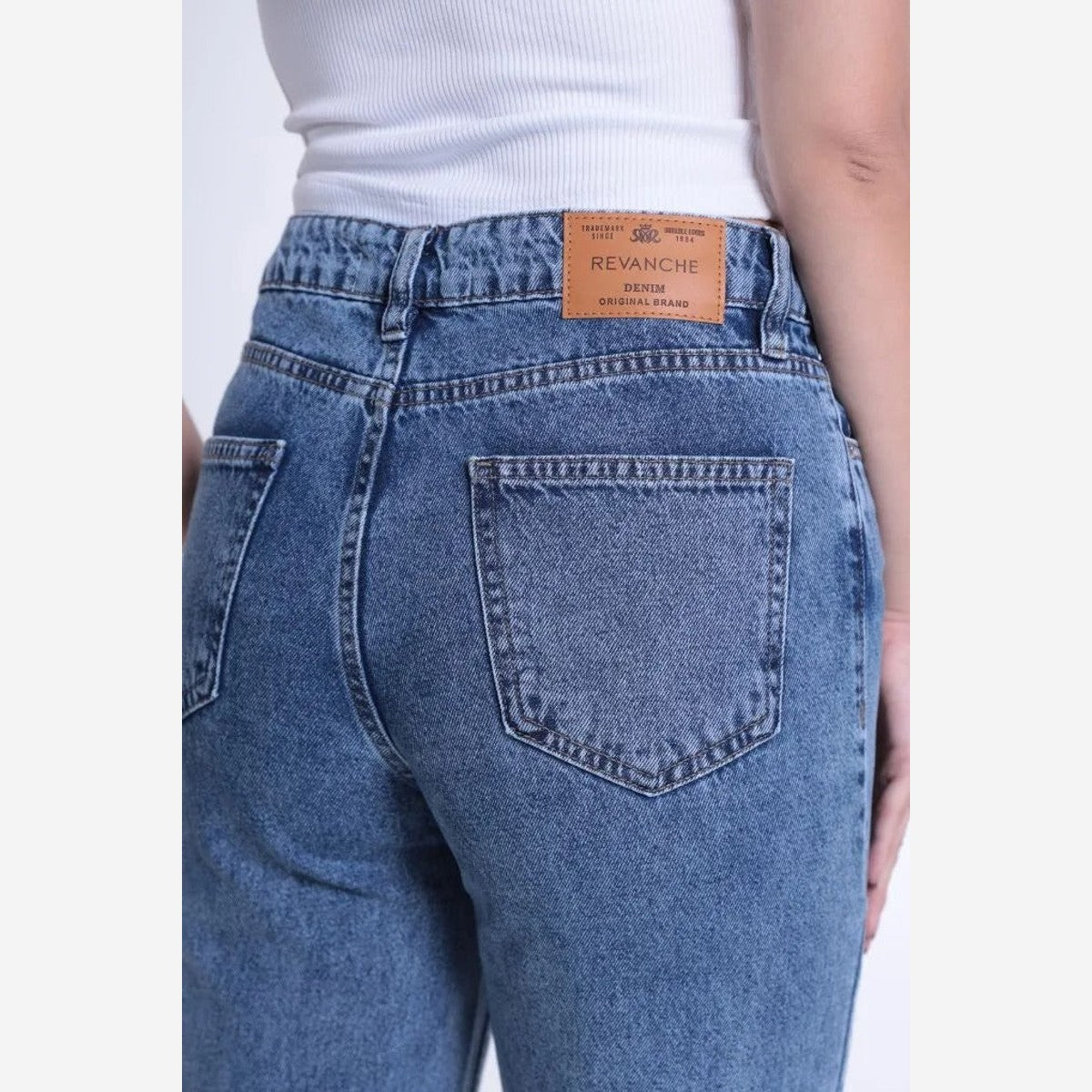 CALÇA JEANS RETA ABERTURA LATERAL CAFEM00497 REVANCHE