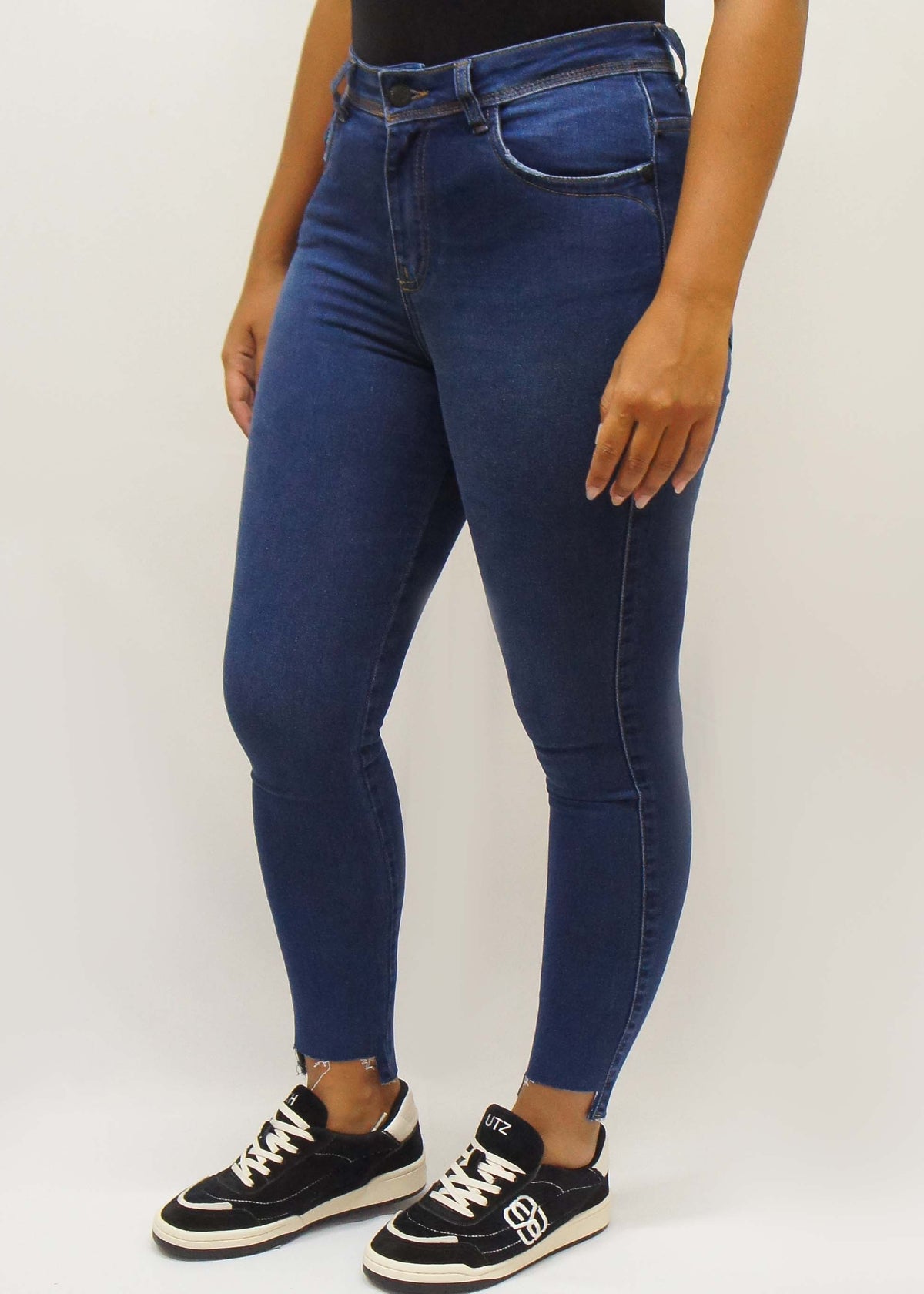 CALÇA JEANS SKINNY DETALHE BOLSOS 201042 REVANCHE