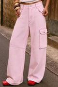 Calça jeans cargo Isla Rosa Ballet da Alcance em rosa, com bolsos laterais de aba e cintura alta, vista da frente