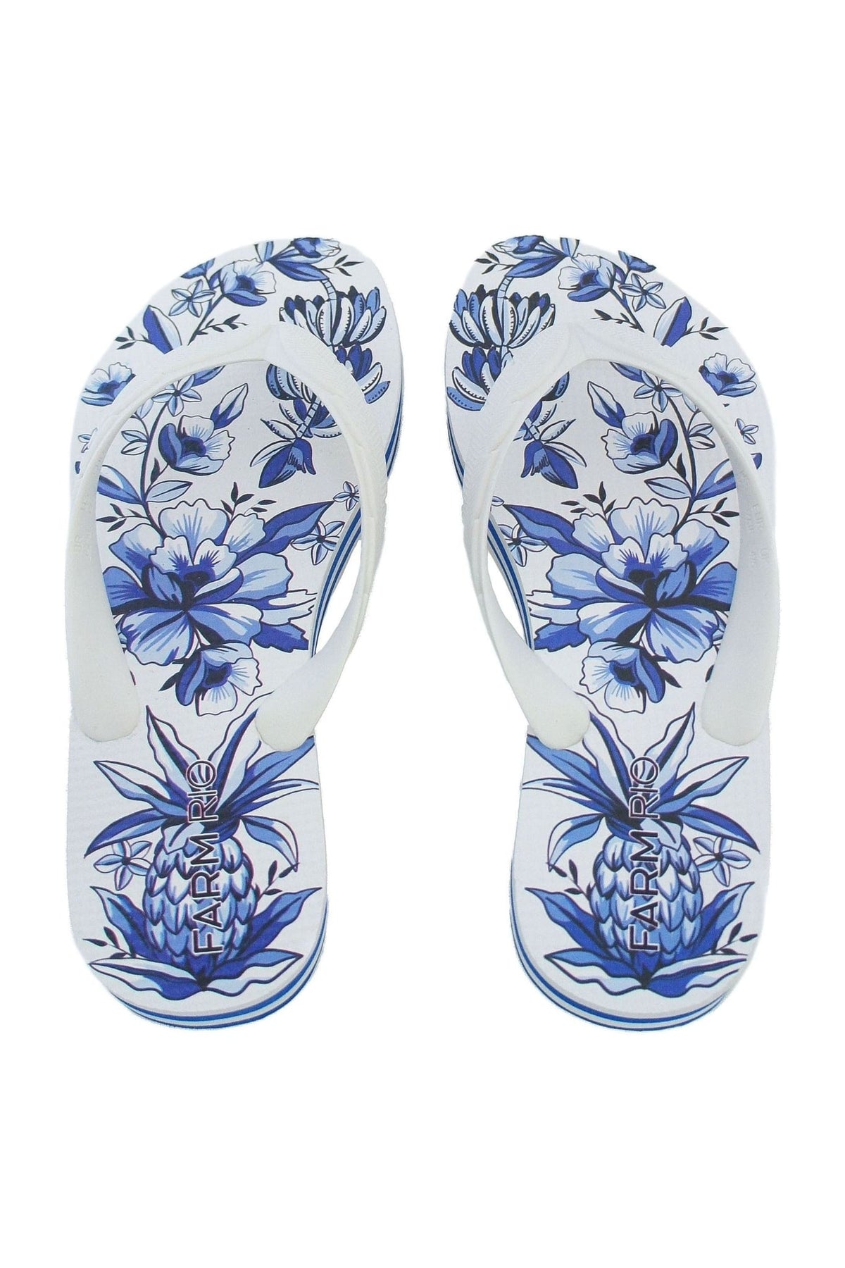 Chinelo de dedo Flip Flop Farm Rio branco com estampa floral azul, visto de cima Imagem principal do produto