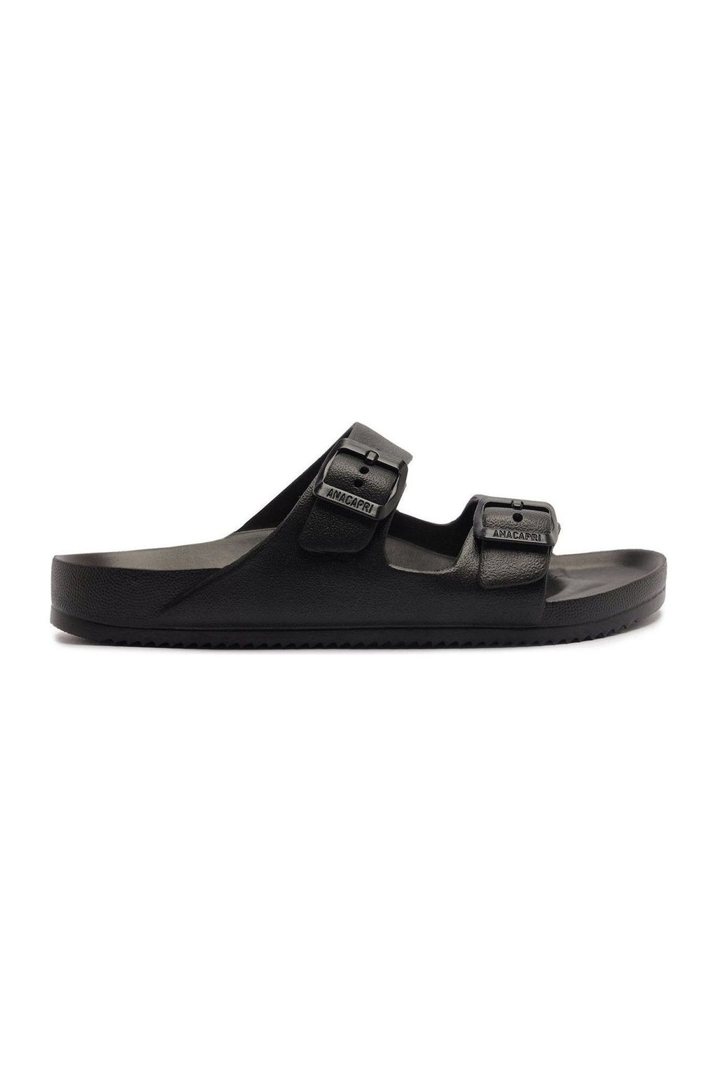 Chinelo Anacapri preto de duas tiras com fivelas, vista de frente sobre fundo branco