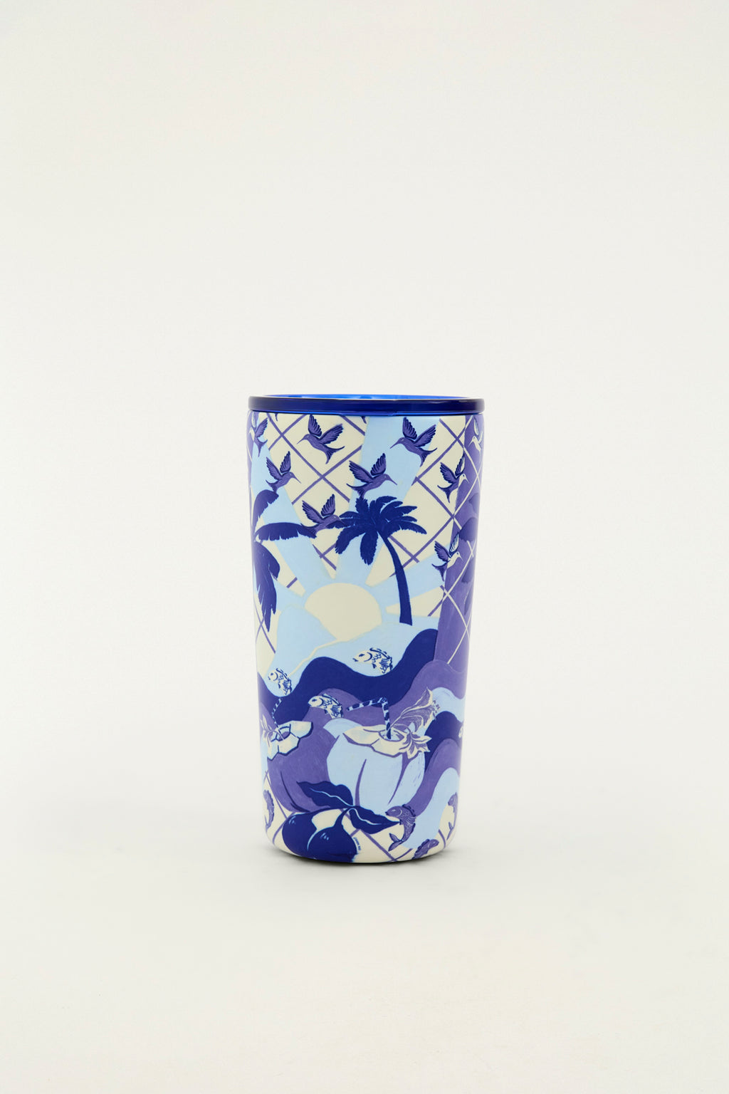 Copo Farm Glub 500ml Urbano Semana de Ar estampado em tons de azul sobre fundo branco, vista de frente à distância