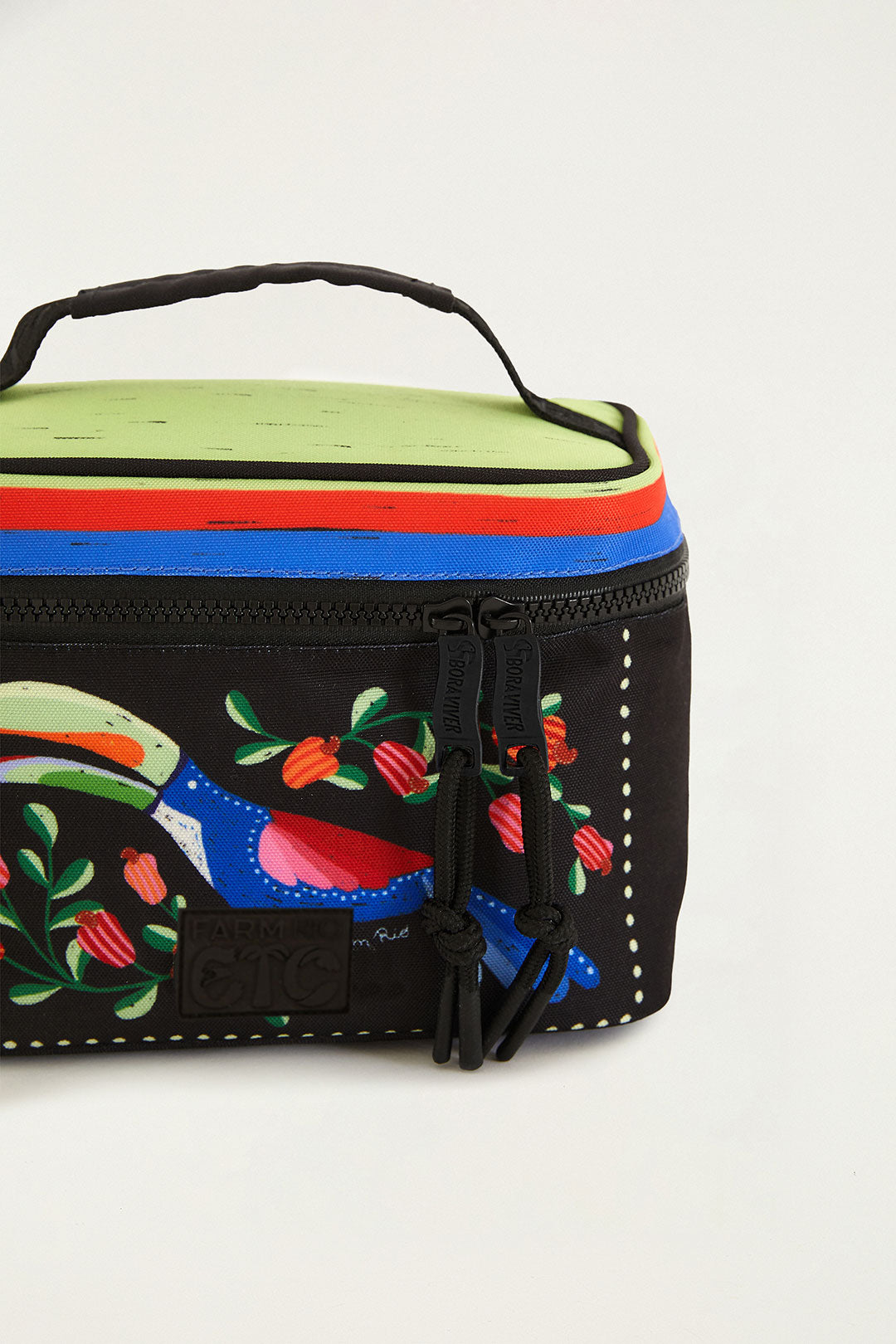 NECESSAIRE FARM ME LEVA ESPORTE FARM ETC 78337531/370619 FARM ETC Imagem secundária do produto