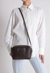 BOLSA TIRACOLO PEQUENA TASSY MARROM ESCURA S 50015 0392 0061 SCHUTZ