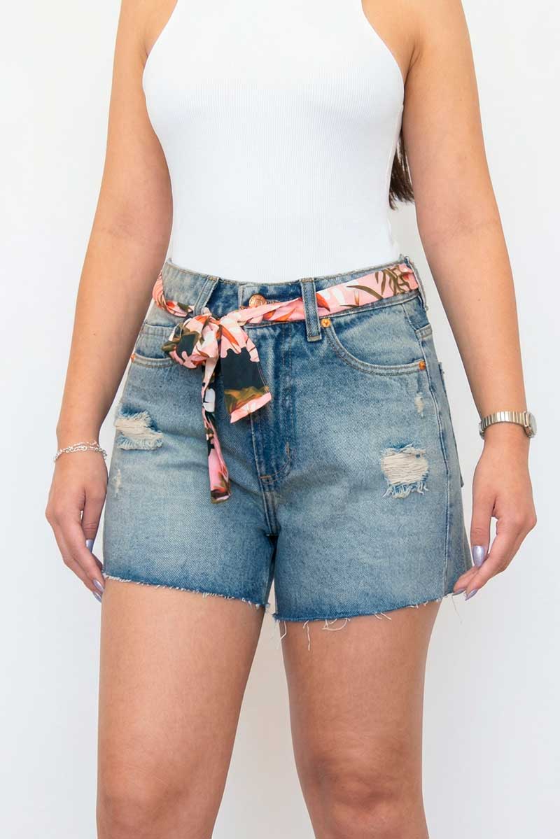 Shorts Feminino Disparate ref. SHORTS JEANS - VintedoisK Imagem principal do produto