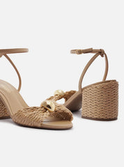 SANDÁLIA BEGE PALHA SALTO BLOCO TIRA METAL A 12463 0044 0001 AREZZO