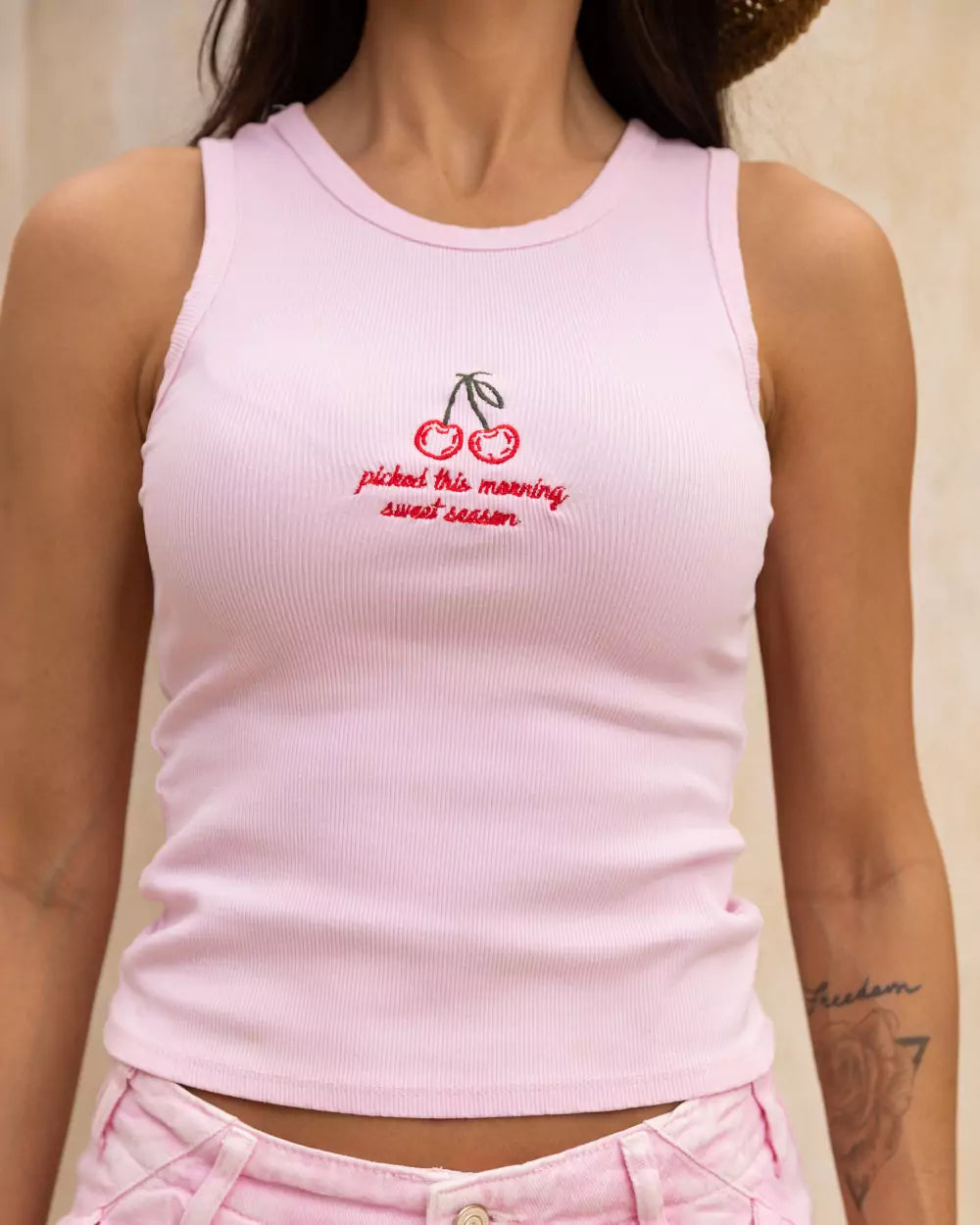 Blusa Feminina Alcance ref. REGATA CHERRY - VintedoisK Imagem principal do produto
