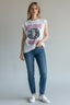 Blusa regata Local Species Lerrux com estampa gráfica, vista frontal feminina