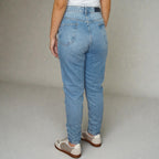 Calça Feminina DISPARATE ref. JEANS MOM - VintedoisK