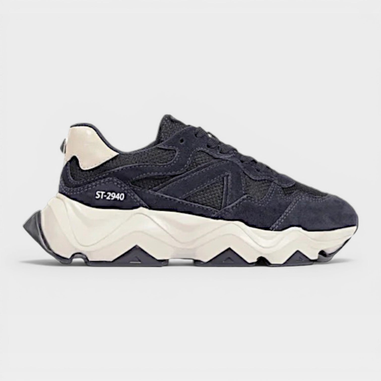 Tênis Feminina SCHUTZ ref. SCHUTZ ST - VintedoisK Imagem principal do produto