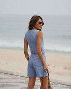 Detalhe de bolsos e cintura da bermuda jeans basic Sierra