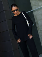 Blusa caneladinha street Skenn feminina, lateral mostrando ajuste