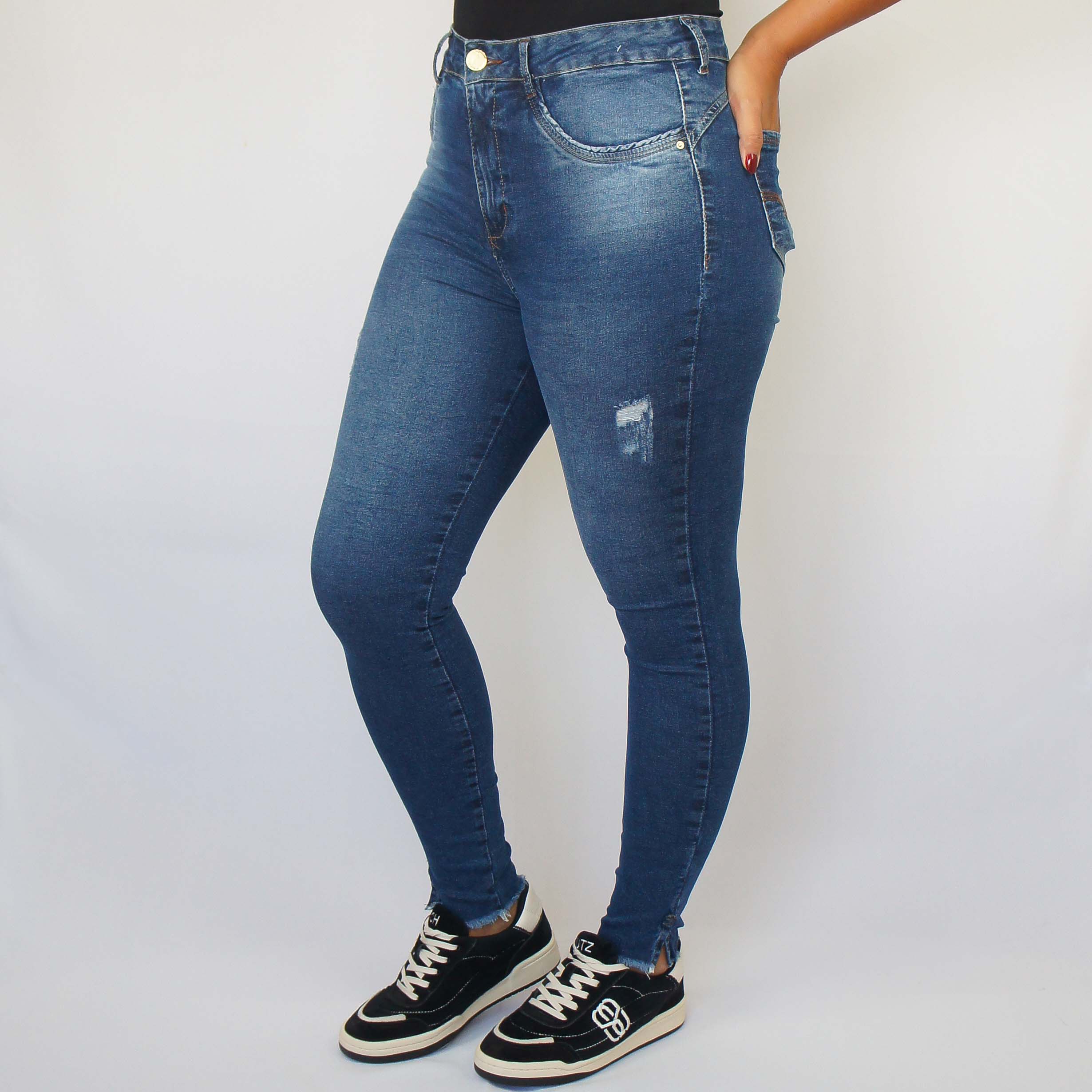 Calça Feminina BOKKER ref. JEANS CIGARRETE - VintedoisK